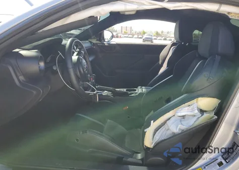 2025 Toyota Gr 86 Premium z USA, uszkodzony, nr VIN JF1ZNBE13S8751366